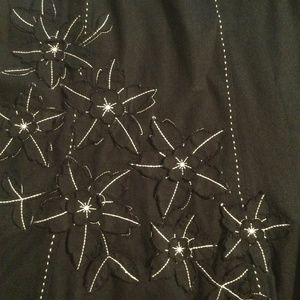 Linen Blend Black and White “Matching” Appliqué Skirt Suit